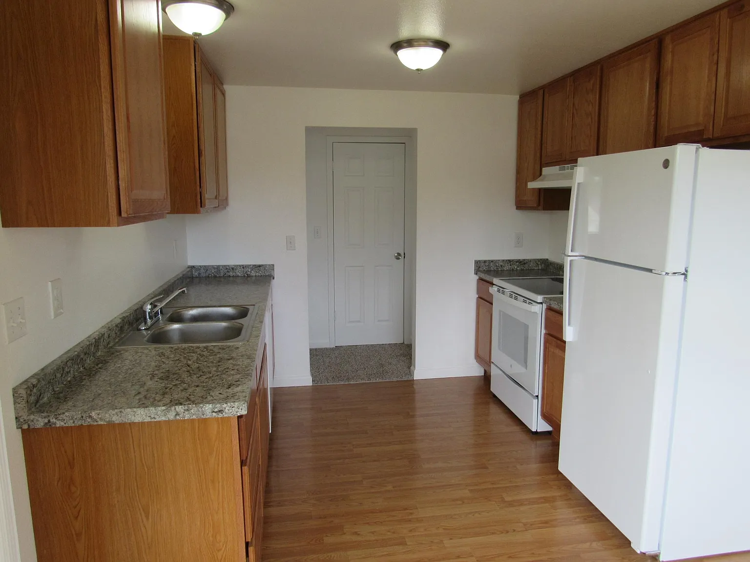 2 bed, 900 sqft, $1,695 — Photo 4