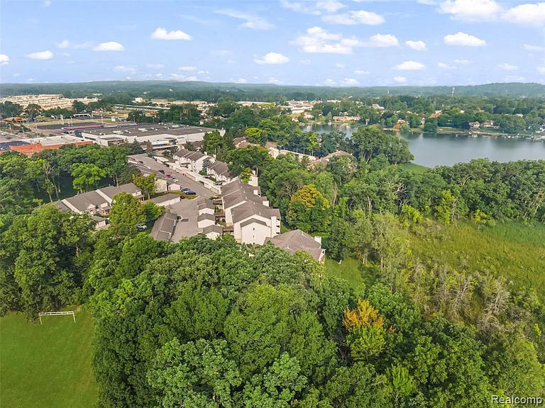 4911 Oak Hill Dr #3 — Photo 33