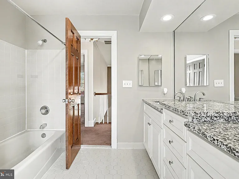 1215 Heritage Hills Dr — Photo 27
