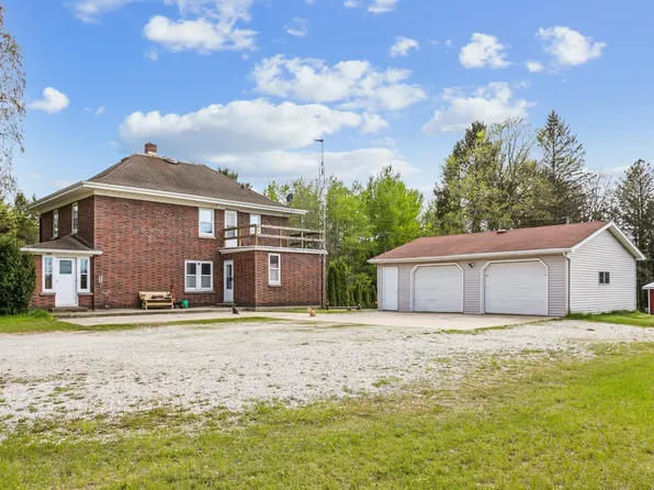 3720 E Hillcrest Rd, Two Rivers, WI 54241