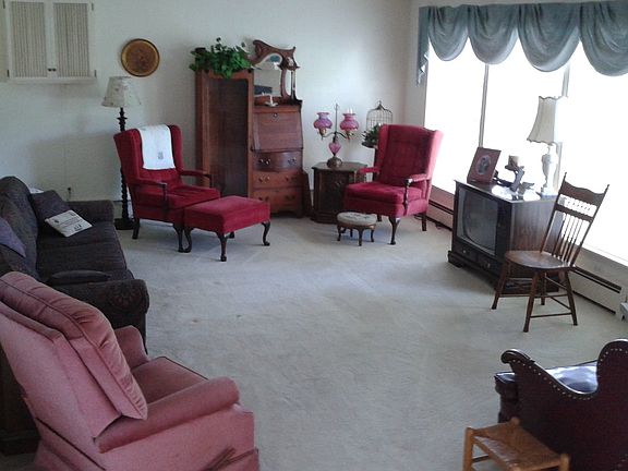 3rd image of 1413 Royal Oak Ave