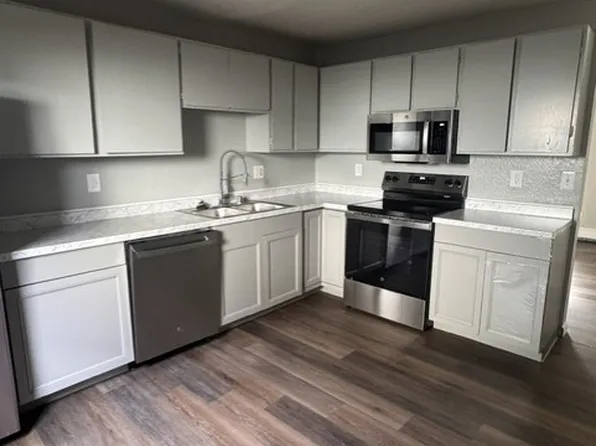 425 Irwin St APT 4, Anchorage, AK 99508