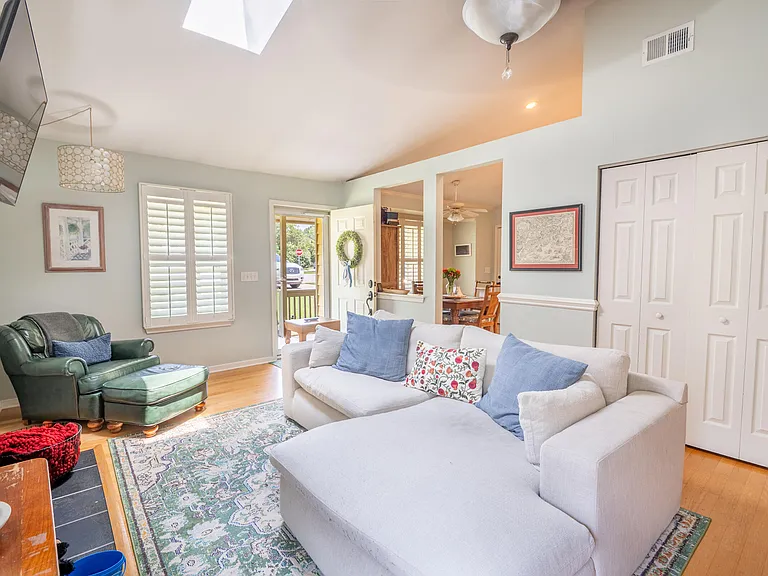 1457 Cypress Ct — Photo 4