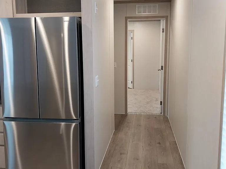 1600 N Willis Dr — Photo 20