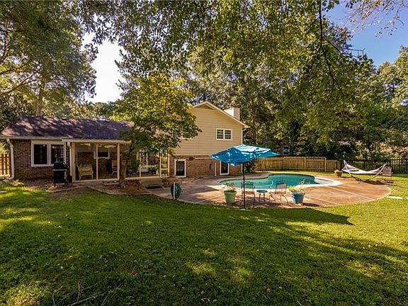 2nd image of 2240 Meadow Wood Ct