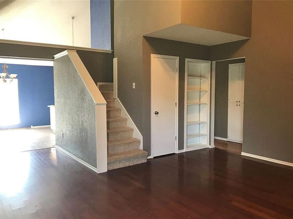 2nd image of 2113 Lakecrest Dr