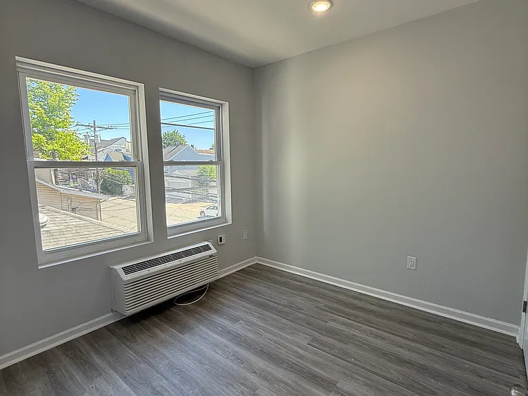 207 Redwood Ave #202 — Photo 19
