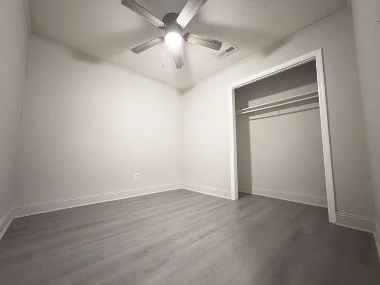 836 White Oak Dr — Photo 22