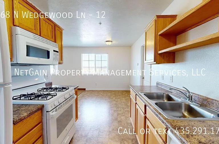 1768 N Wedgewood Ln #12 — Photo 4