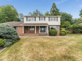 40 Thomas Rd, Glen Gardner, NJ 08826
