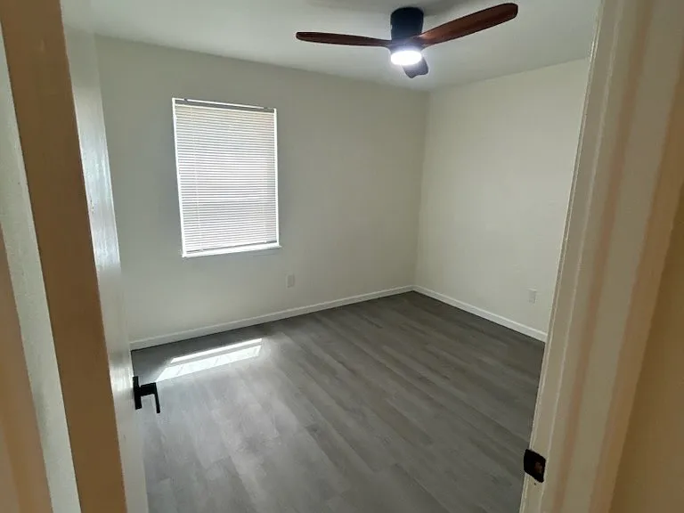501 E Allen Rd — Photo 15