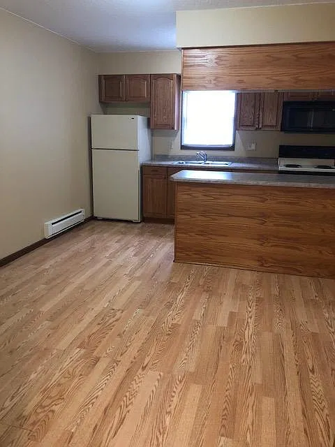 2 bed, 1200 sqft, $1,100 — Photo 1
