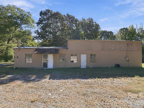 3rd image of 3247 Charlotte Hwy