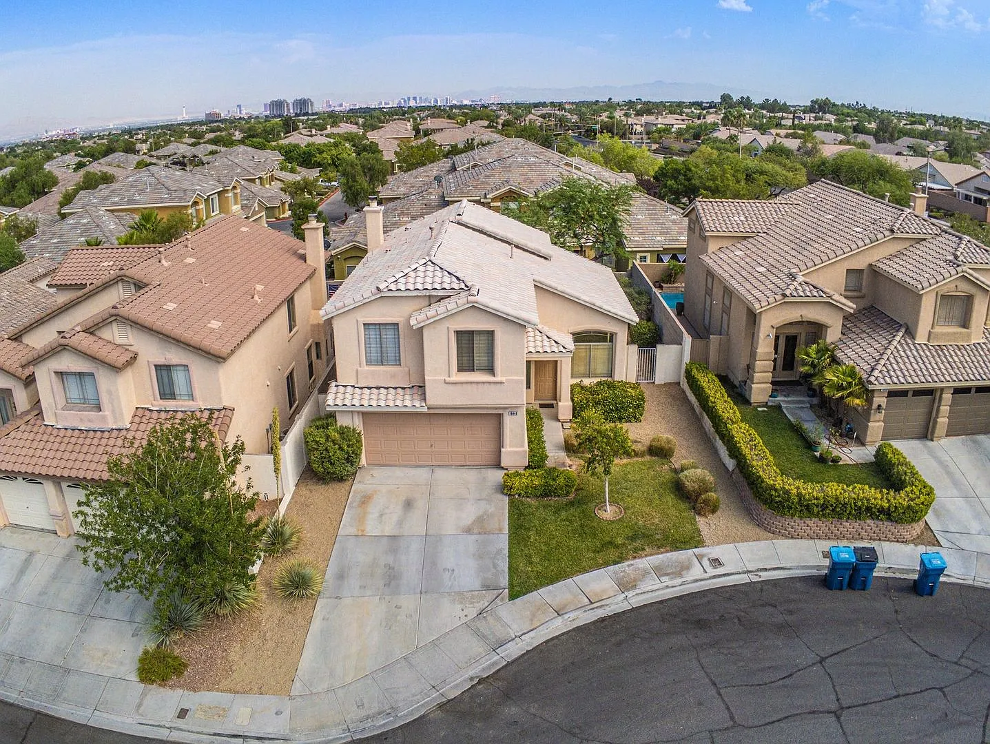Summerlin Neighborhood In A Cul de Sac — Photo 2