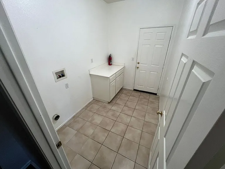 4732 Lakerun Ct — Photo 13