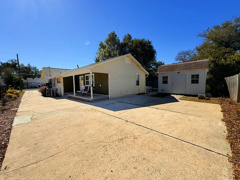 1666 W Intendencia St #B — Photo 35