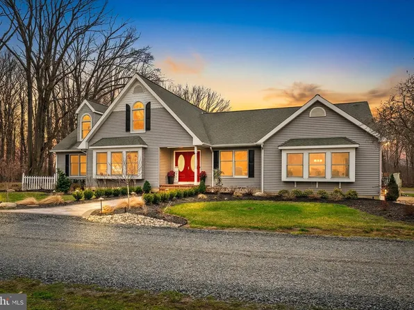 282 Chesterfield Jacobstown Rd, Wrightstown, NJ 08562