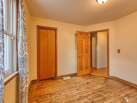 5th image of 28339 Sheridan St