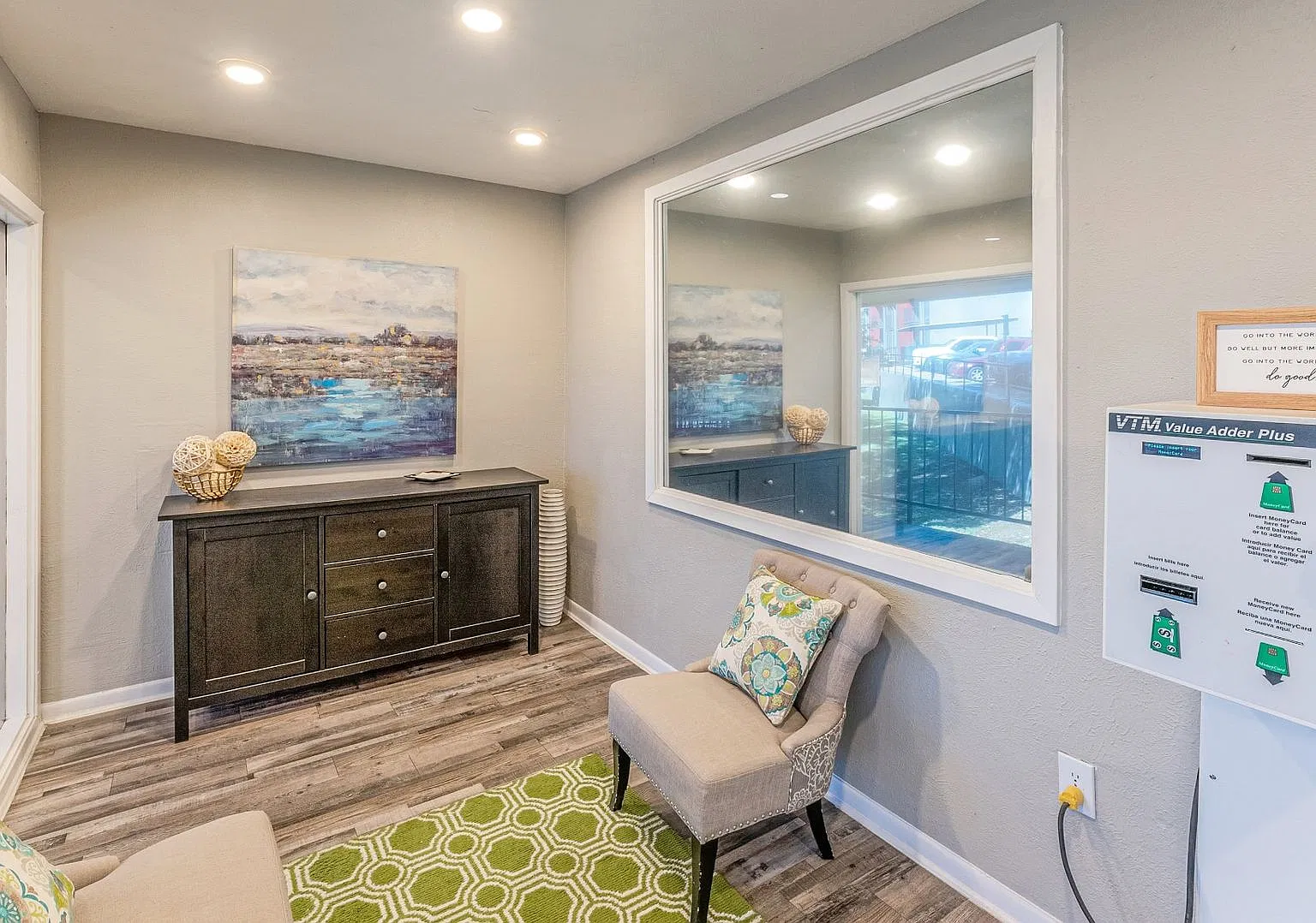 South Crest Apartments — Photo 4