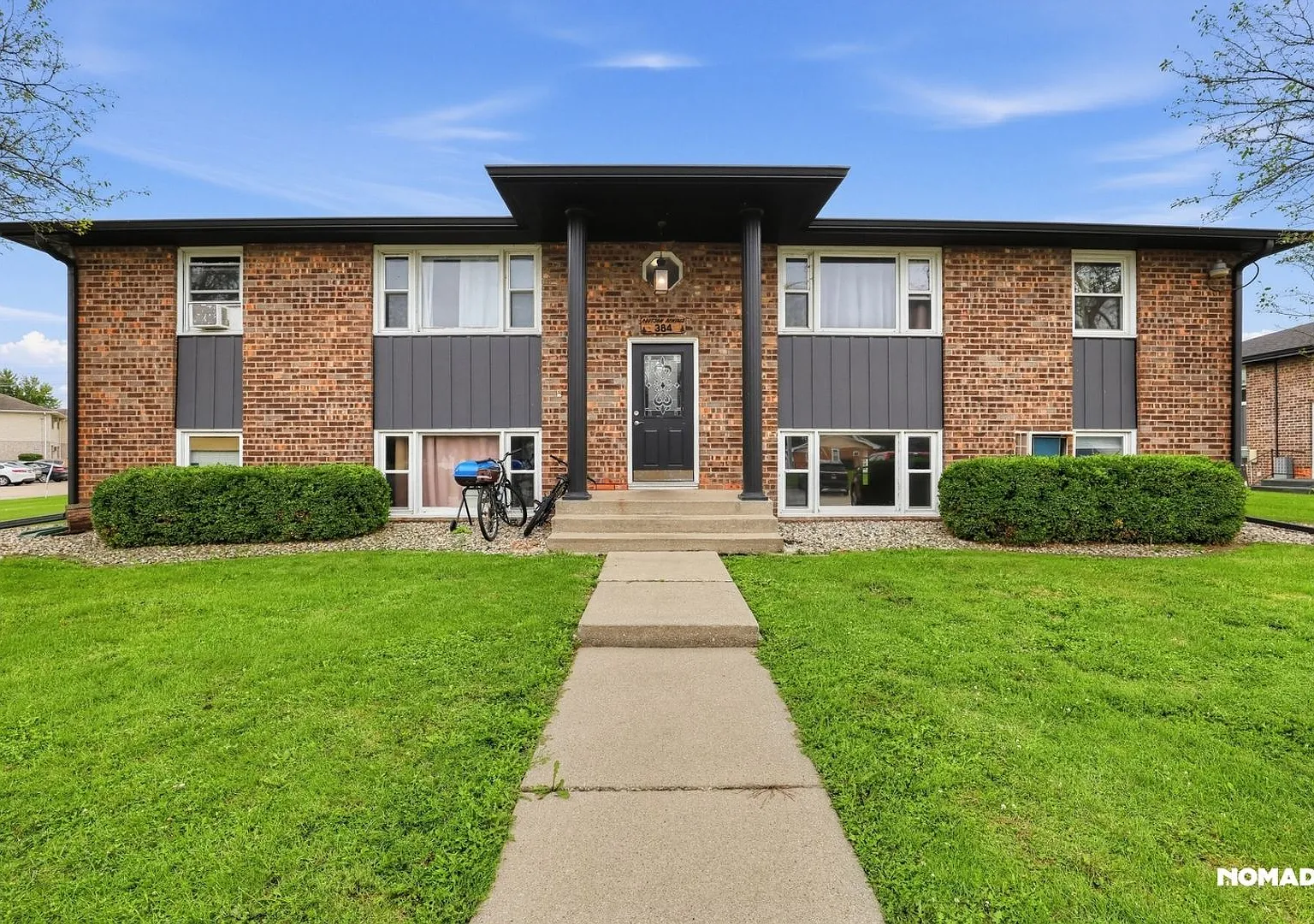 Charming 1BR Duplex in Manteno — Photo 2