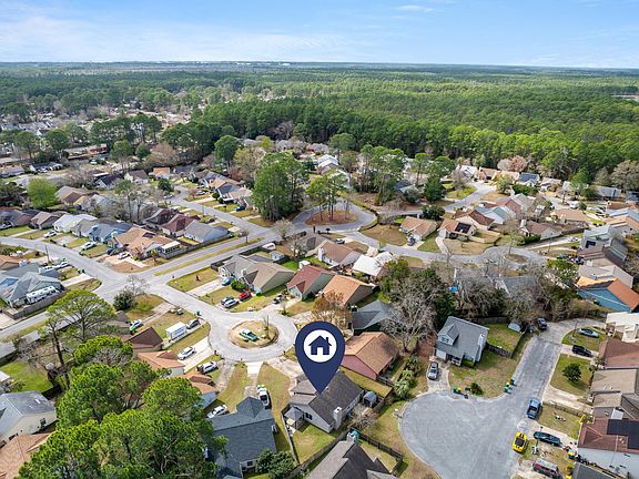 3rd image of 1833 Hunters Path