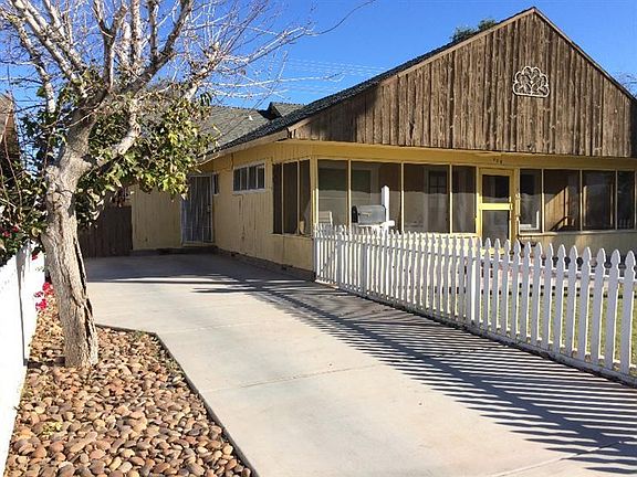 3rd image of 628 Desert Gardens Dr