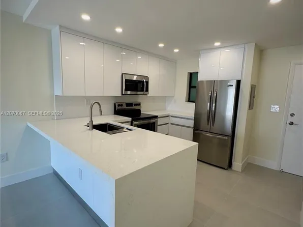 1530 SW 2nd St, Miami, FL