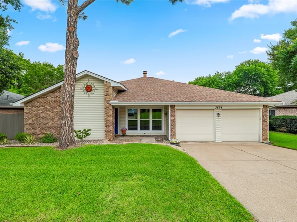 3824 Horizon Dr, Bedford, TX 76021