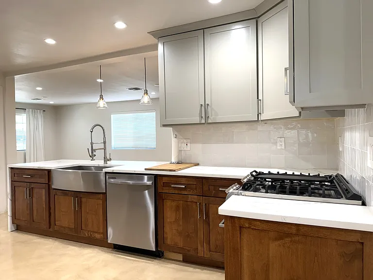 426 S Stratford Dr — Photo 10