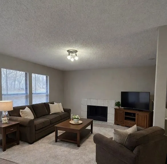 3242 N Virginia Ave — Photo 9