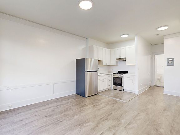 2nd image of 1408 California St APT 307