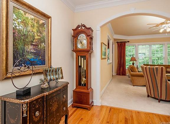5th image of 5809 Silver Creek Dr