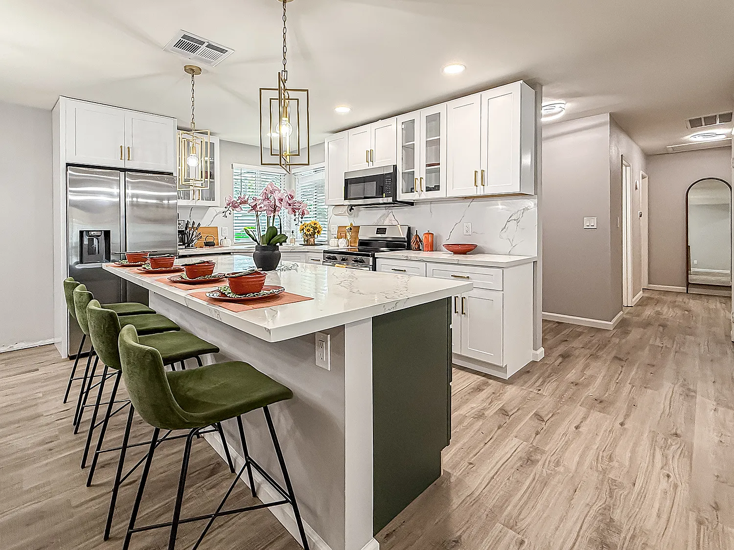 4 bed, $7,998 — Photo 3