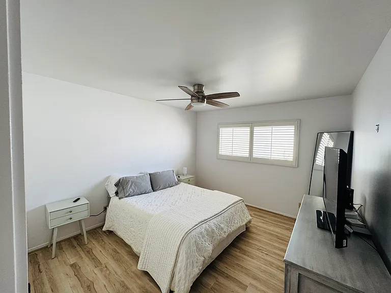 47760 Eisenhower Dr — Photo 11