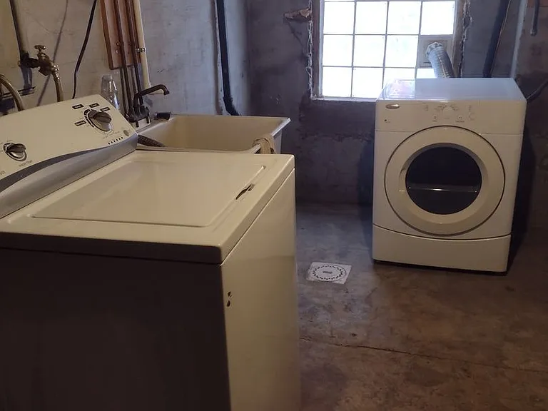 4403 Davison St — Photo 33
