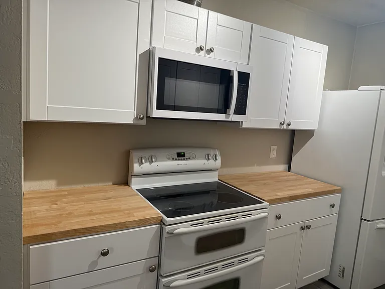 1218 S Smith Rd #B-C — Photo 11