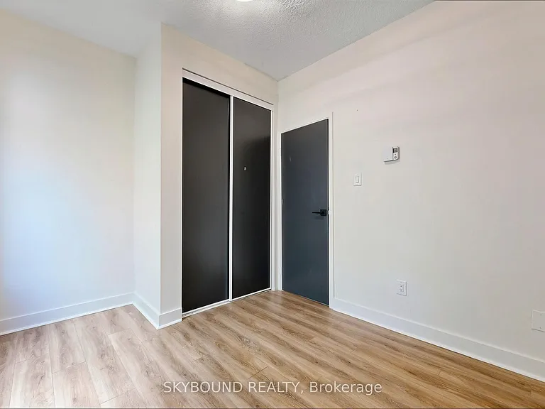 133 Wineva Ave #F — Photo 19