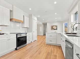 61 Crystal St UNIT 61, Melrose, MA 02176