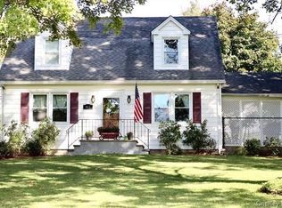 461 Noxon Rd, Poughkeepsie, NY 12603