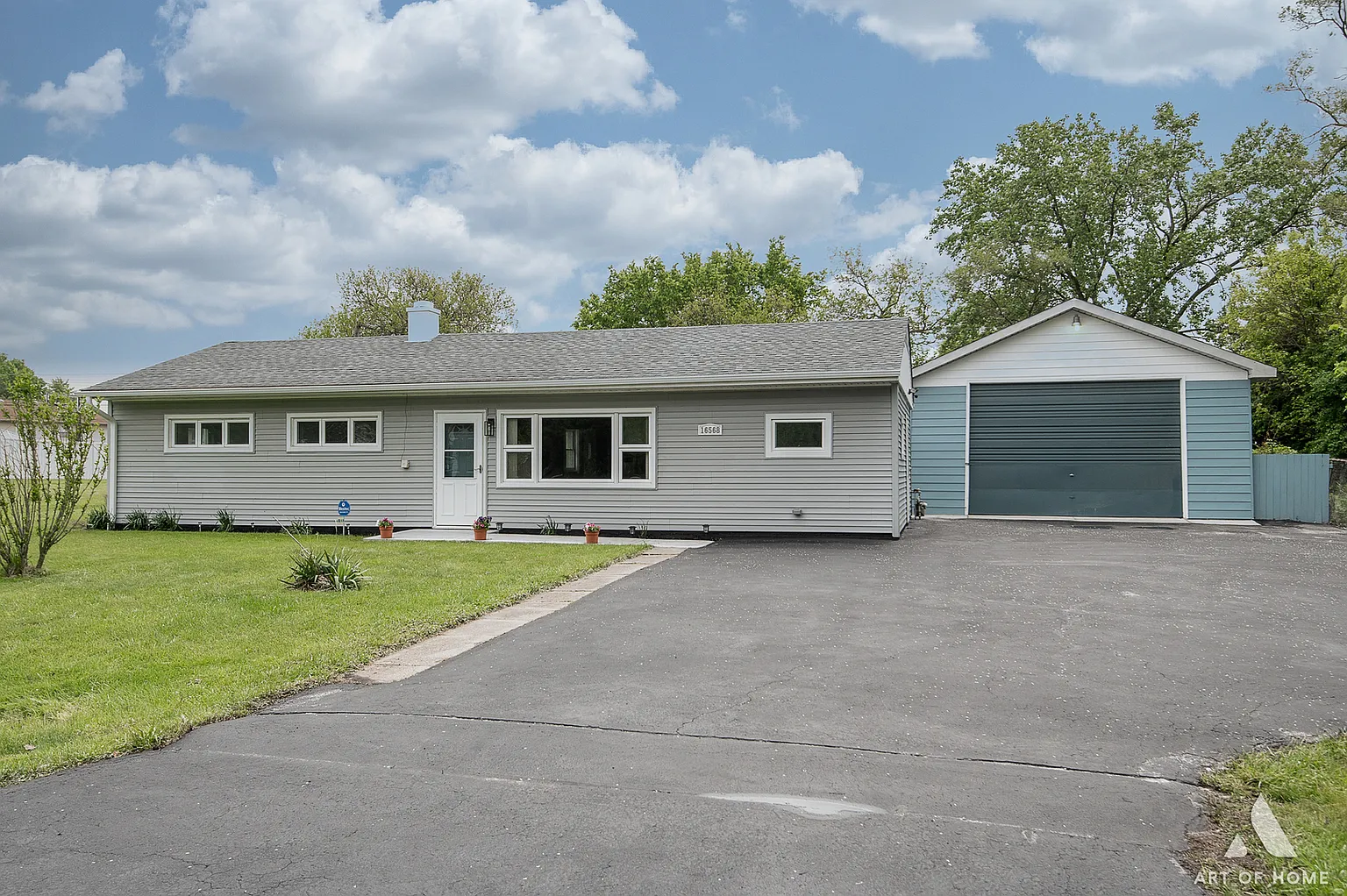 16568 Plainview Dr photo 1