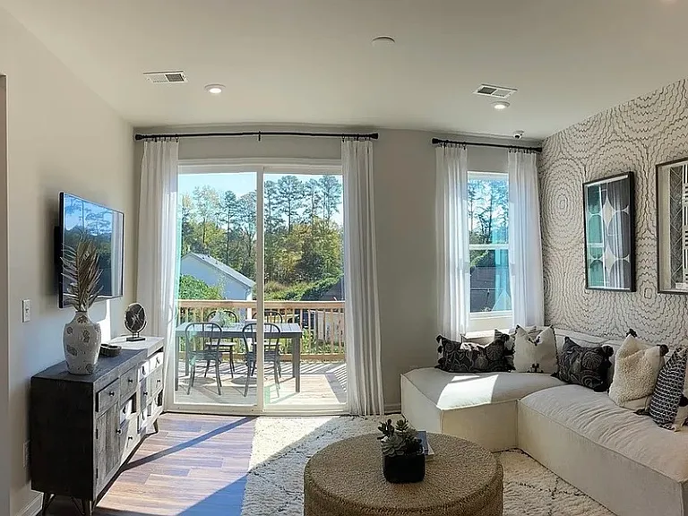 3010 Pirates Pl — Photo 7