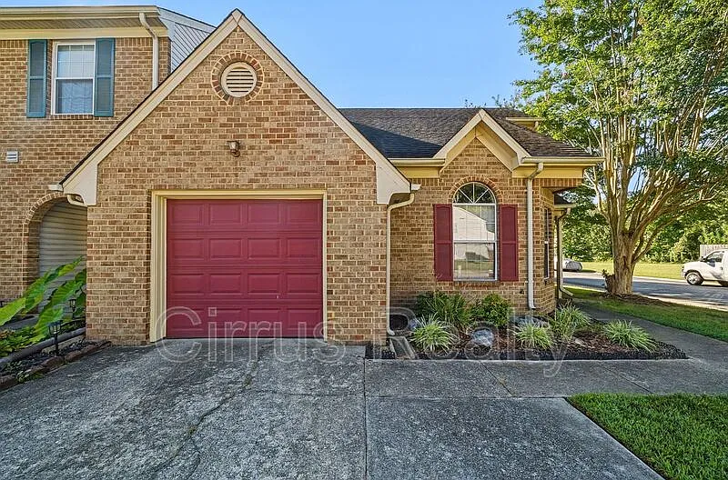 381 Westview Dr