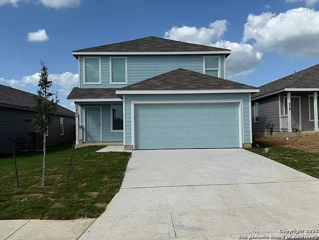 4 bed, 2.5 bath, 2090 sqft, $1,950 — Photo 1