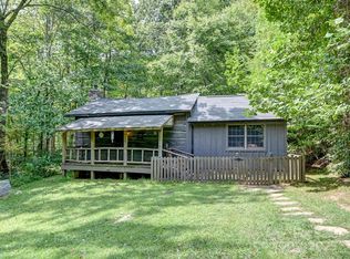 88 Chestnut Forest Rd, Fairview, NC 28730