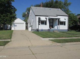22021 Oakwood Ave, Eastpointe, MI
