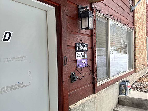 3rd image of 955 Smith Ln APT D