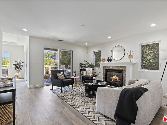 5th image of 1895 Lucretia Ave