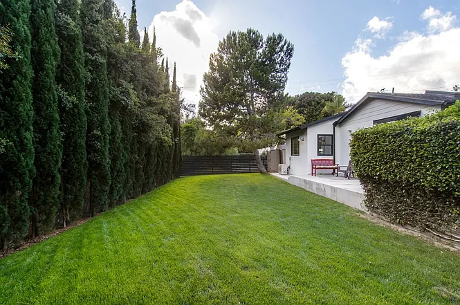 2335 Ivy Rd — Photo 28