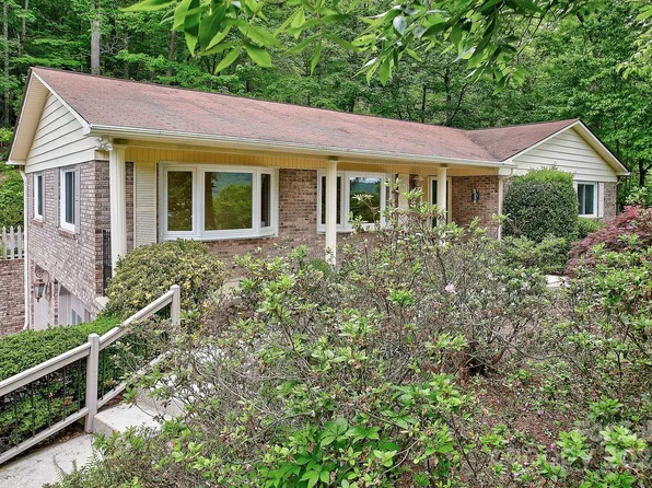 43 Hunters Ln, Hendersonville, NC 28791