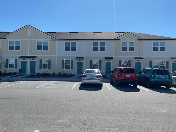 8212 Larose Rd, Jacksonville, FL 32211